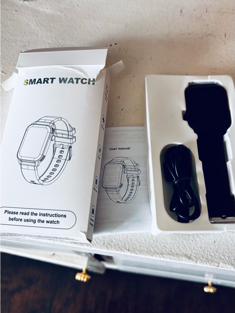 Black Smartwatch with Silicone Band - Versatile Activity Tracker